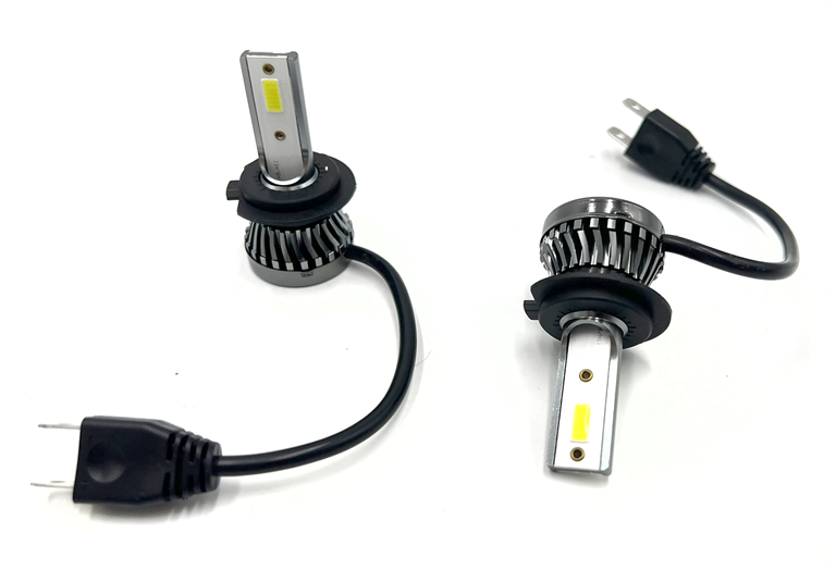 Imagen del producto KIT DE CONVERSION LUCES HALOGENAS A LED H7